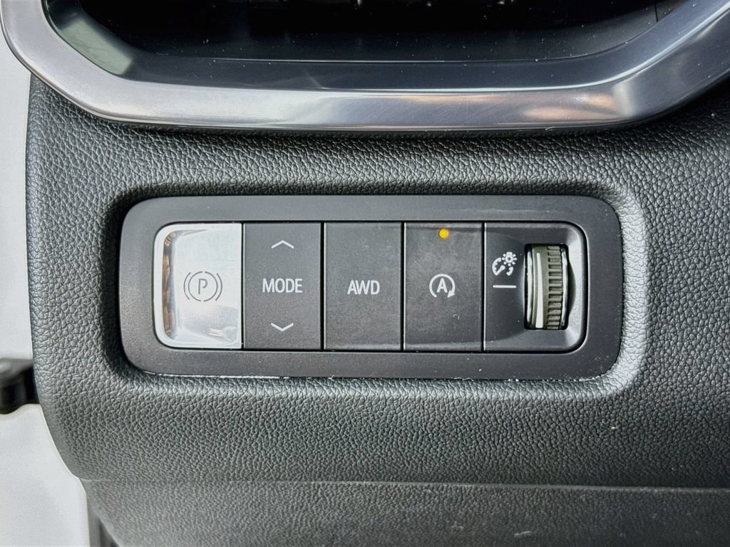 Used 2025 GMC Acadia AT4 w/ Luxury Package AWD/4WD image 18