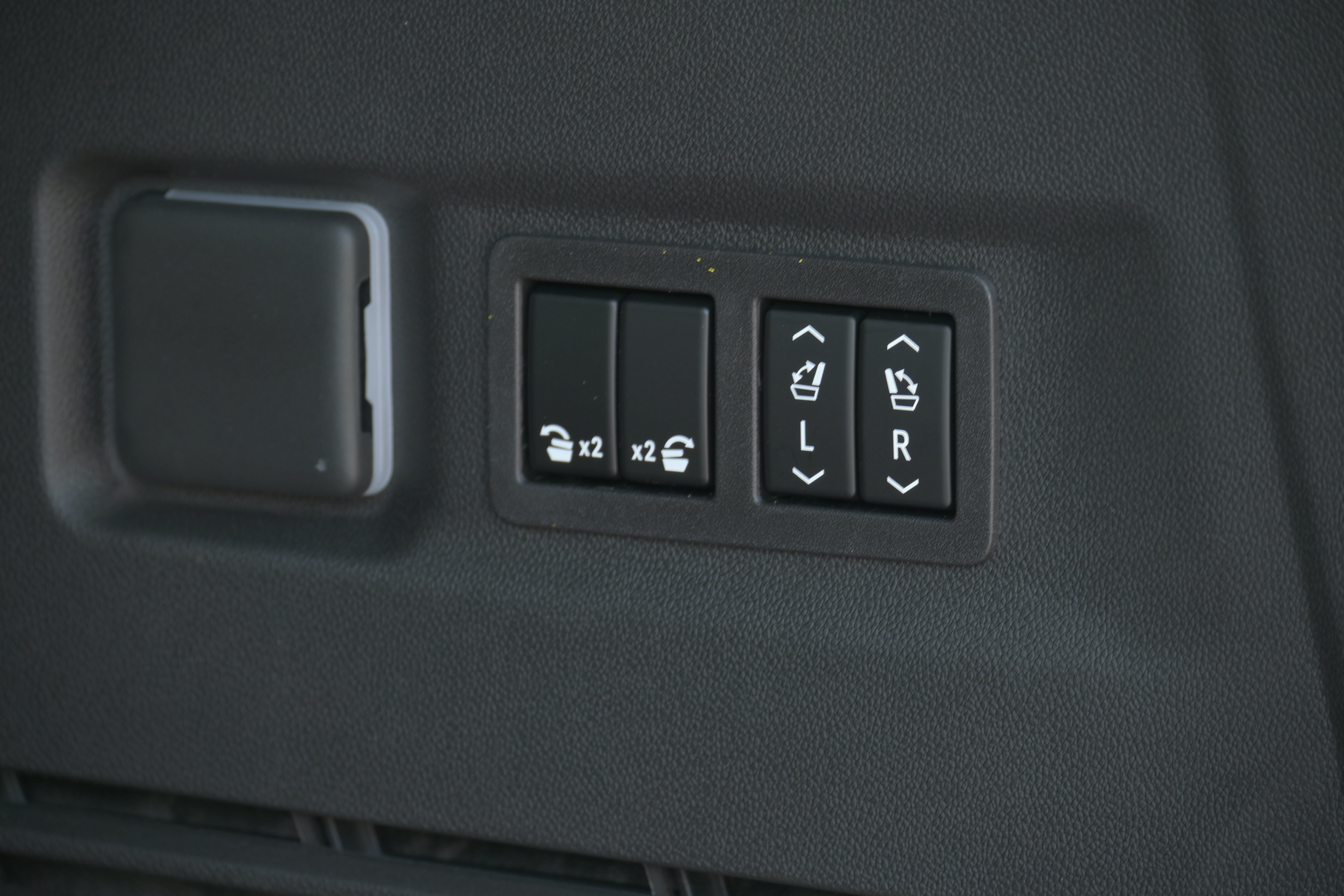 New 2026 Chevrolet Suburban Premier AWD/4WD image 42