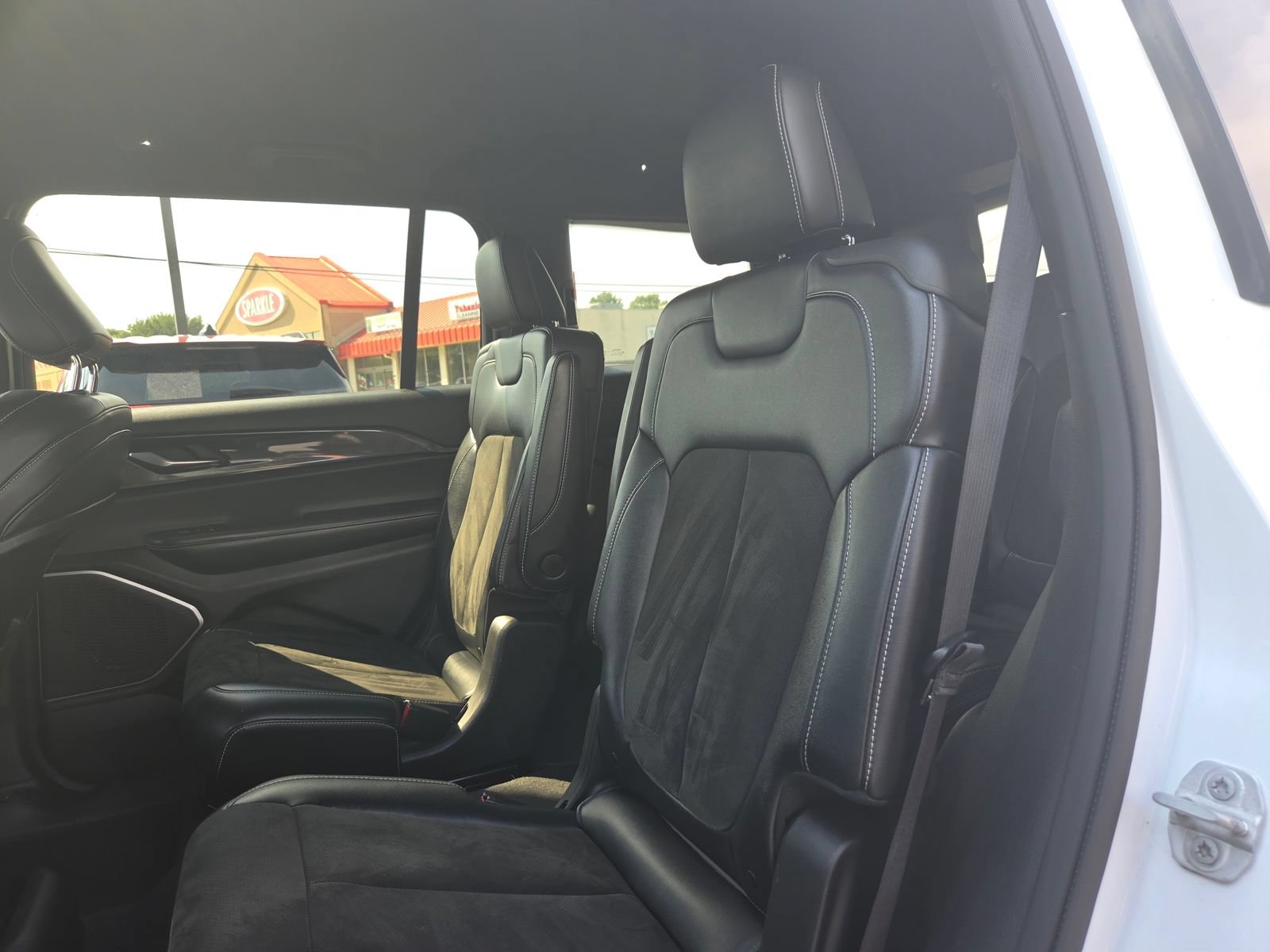 Used 2021 Jeep Grand Cherokee L Laredo AWD/4WD image 31