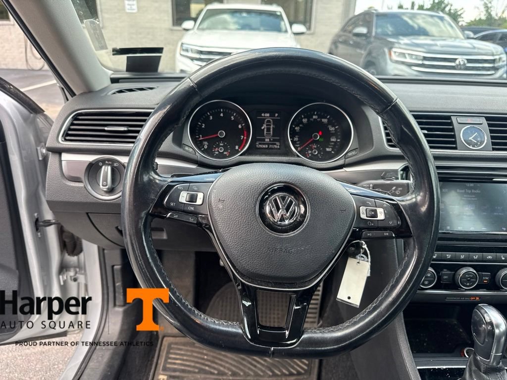 Used 2017 Volkswagen Passat 1.8T R-Line FWD image 17