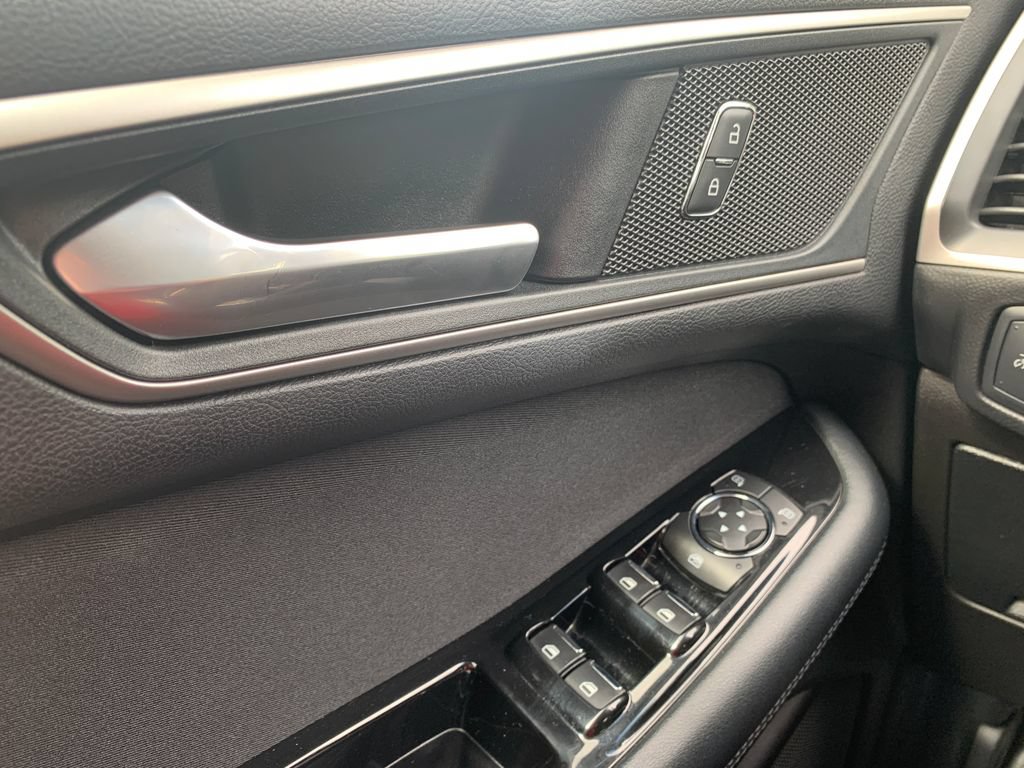 Used 2018 Ford Edge SEL FWD image 20