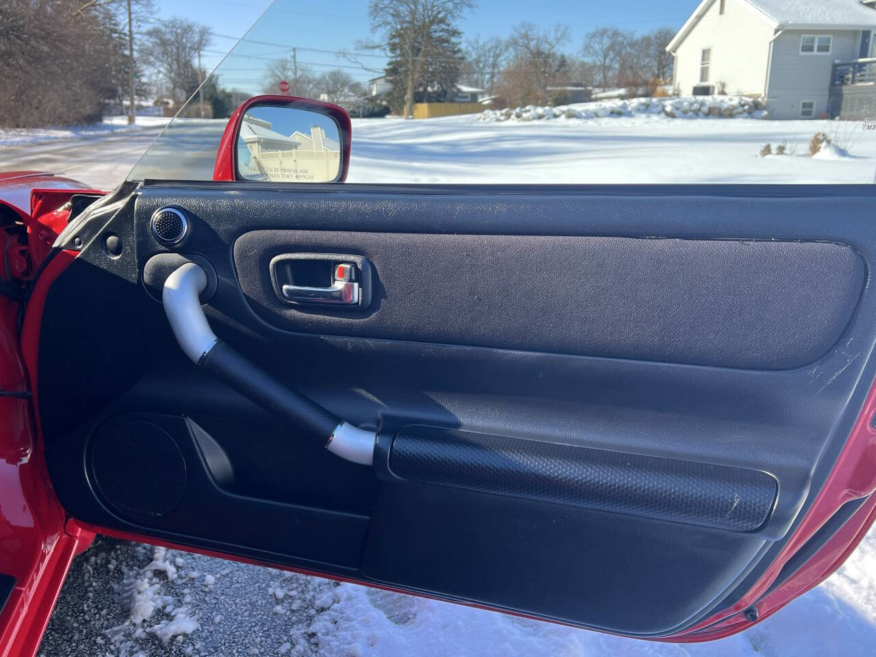 Used 2003 Toyota MR2 Base 2dr Convertible image 20