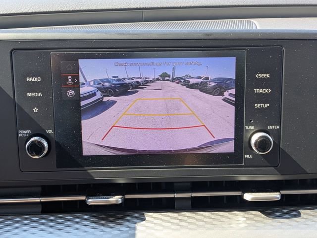 Used 2024 Kia Carnival LX FWD image 31