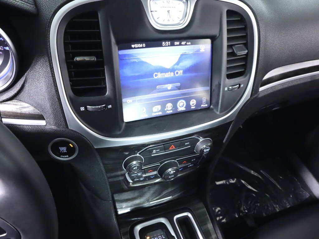 Used 2015 Chrysler 300 Limited RWD image 15