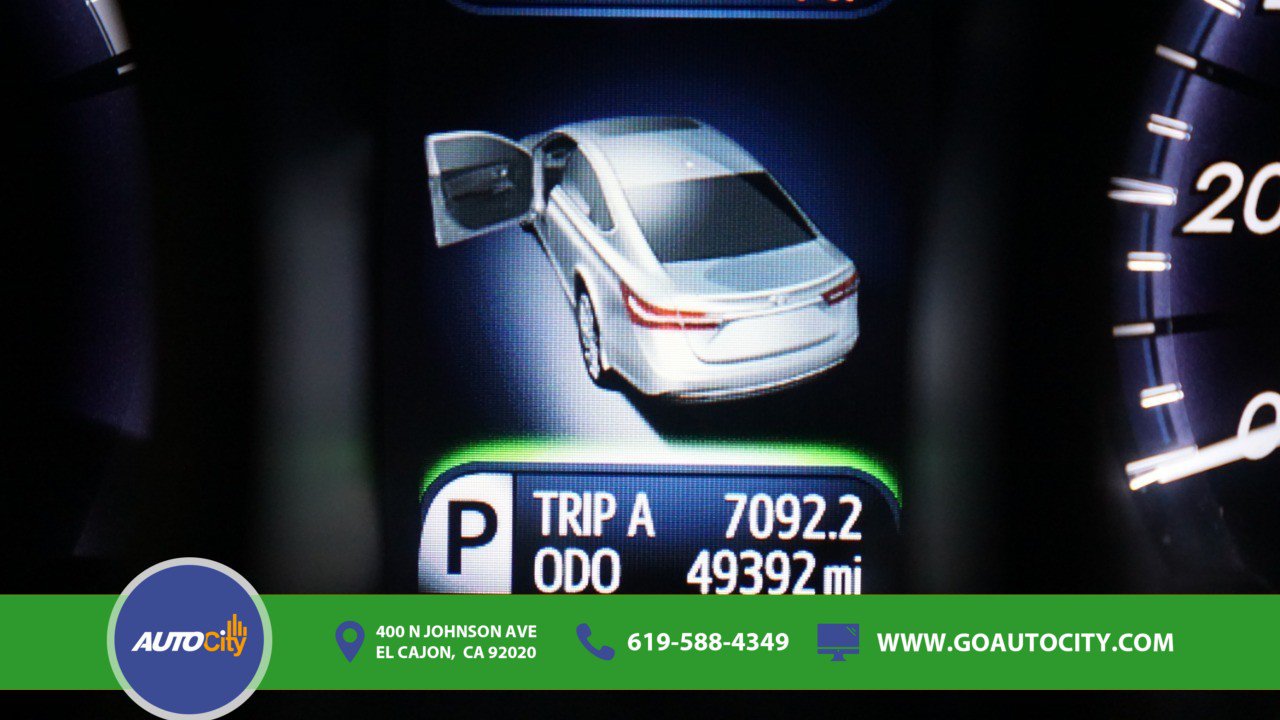 Used 2017 Toyota Avalon Limited w/ Carpet Mat Package FWD image 3