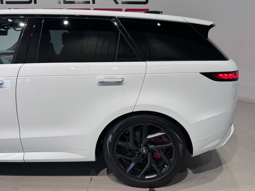 Used 2025 Land Rover Range Rover Sport Dynamic SE AWD/4WD image 7