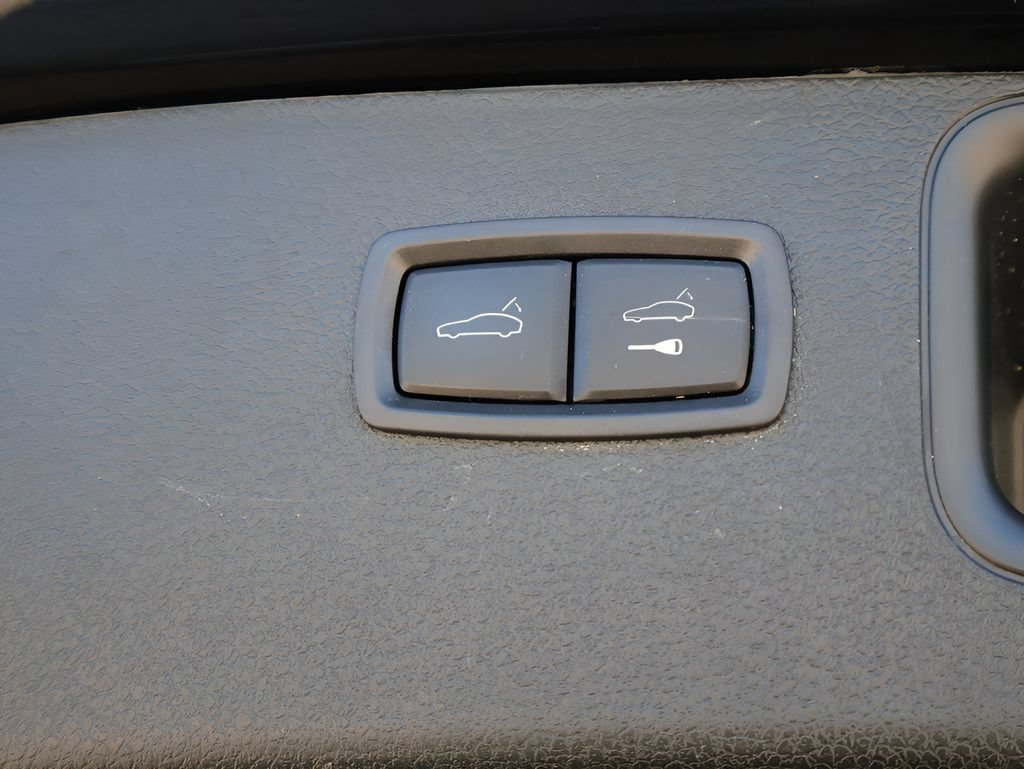 Certified 2024 Porsche Macan S w/ Premium Plus Package AWD/4WD image 18