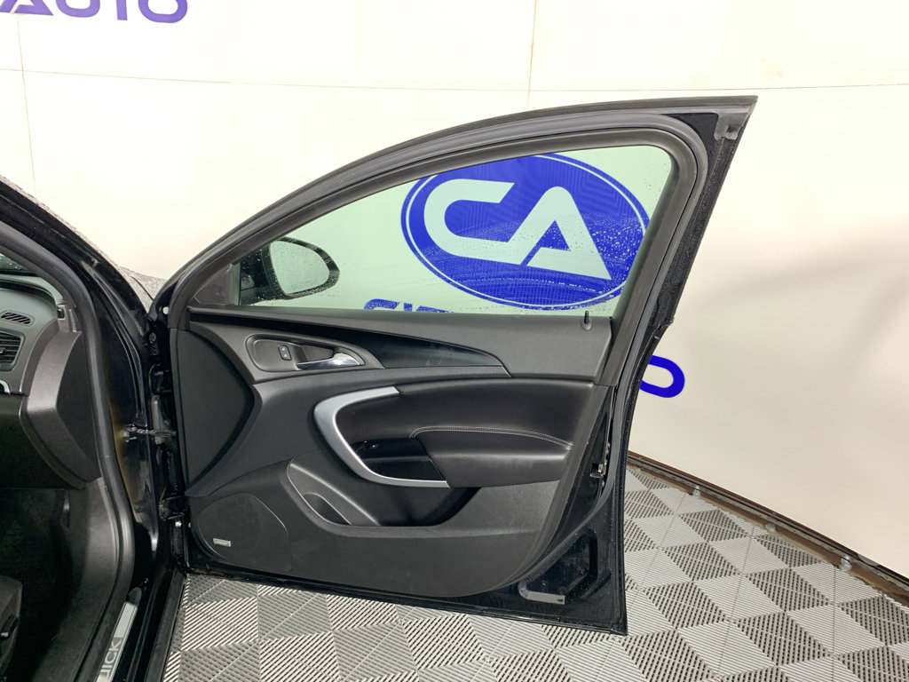 Used 2017 Buick Regal GS image 40