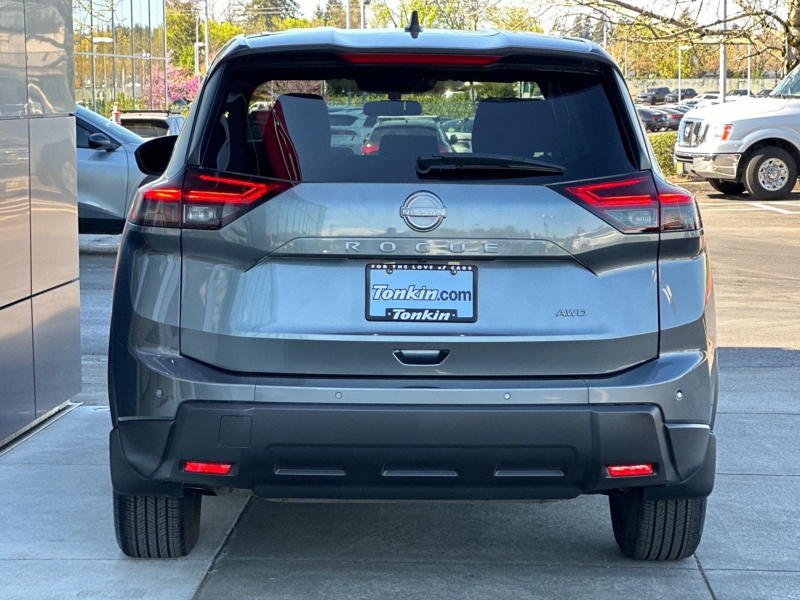 Used 2025 Nissan Rogue S image 3