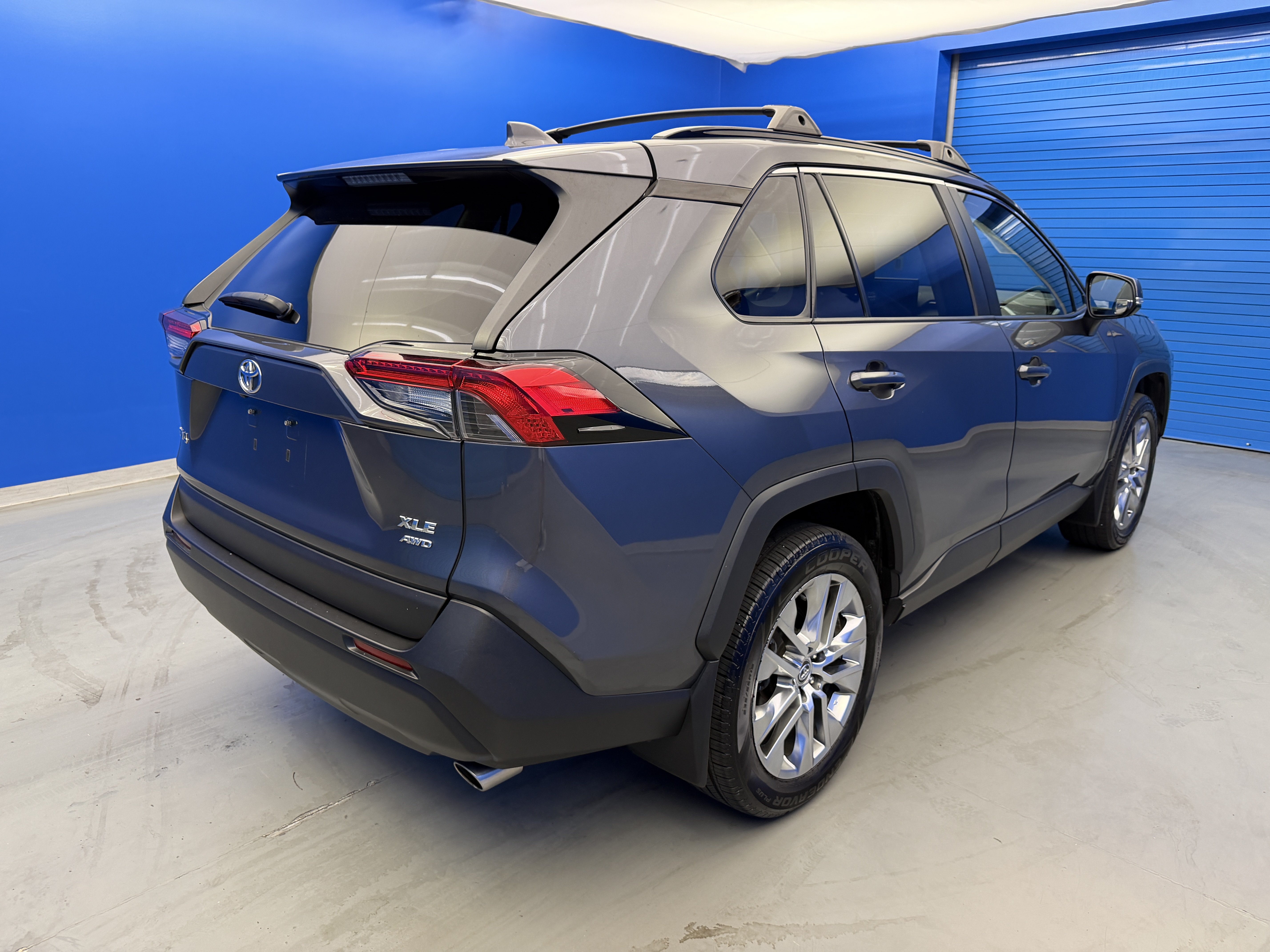 Used 2020 Toyota RAV4 XLE Premium AWD/4WD image 7