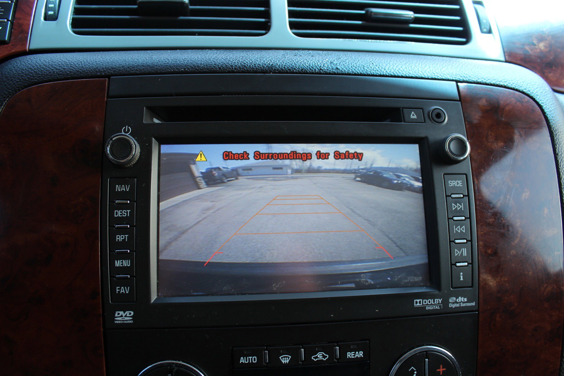 Used 2014 Chevrolet Tahoe LTZ AWD/4WD image 28