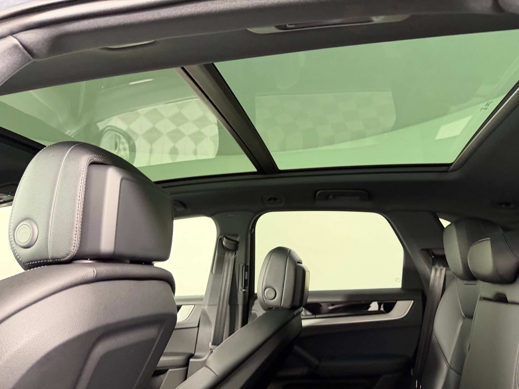 Certified 2026 Porsche Cayenne AWD/4WD image 19