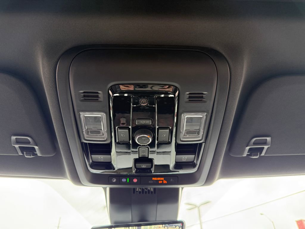New 2026 GMC Yukon Elevation w/ Elevation Premium Package AWD/4WD image 16