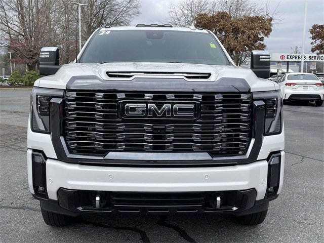 Used 2024 GMC Sierra 3500 Denali Ultimate image 8