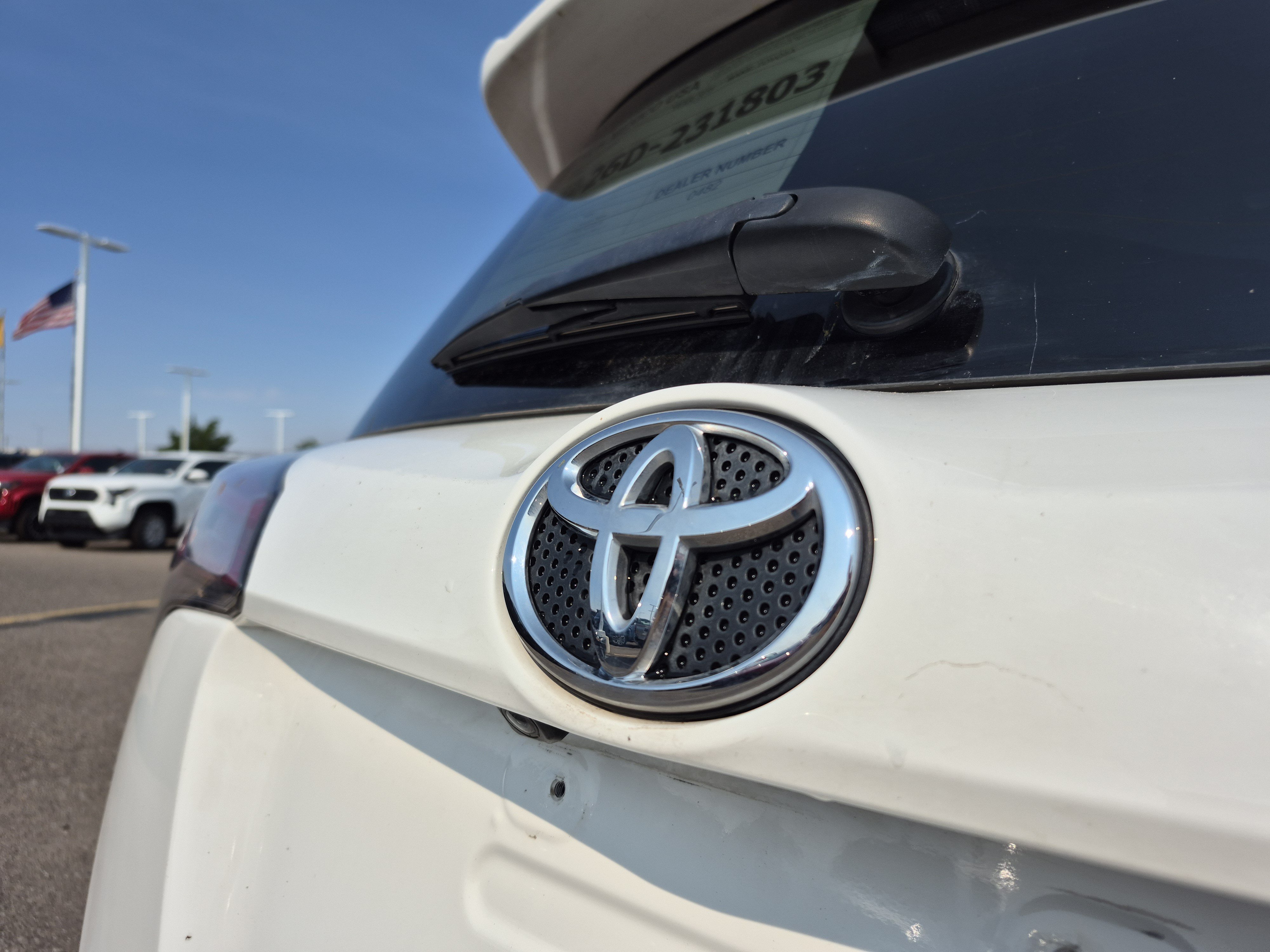 Used 2018 Toyota RAV4 LE w/ Carpet Mat Package AWD/4WD image 21