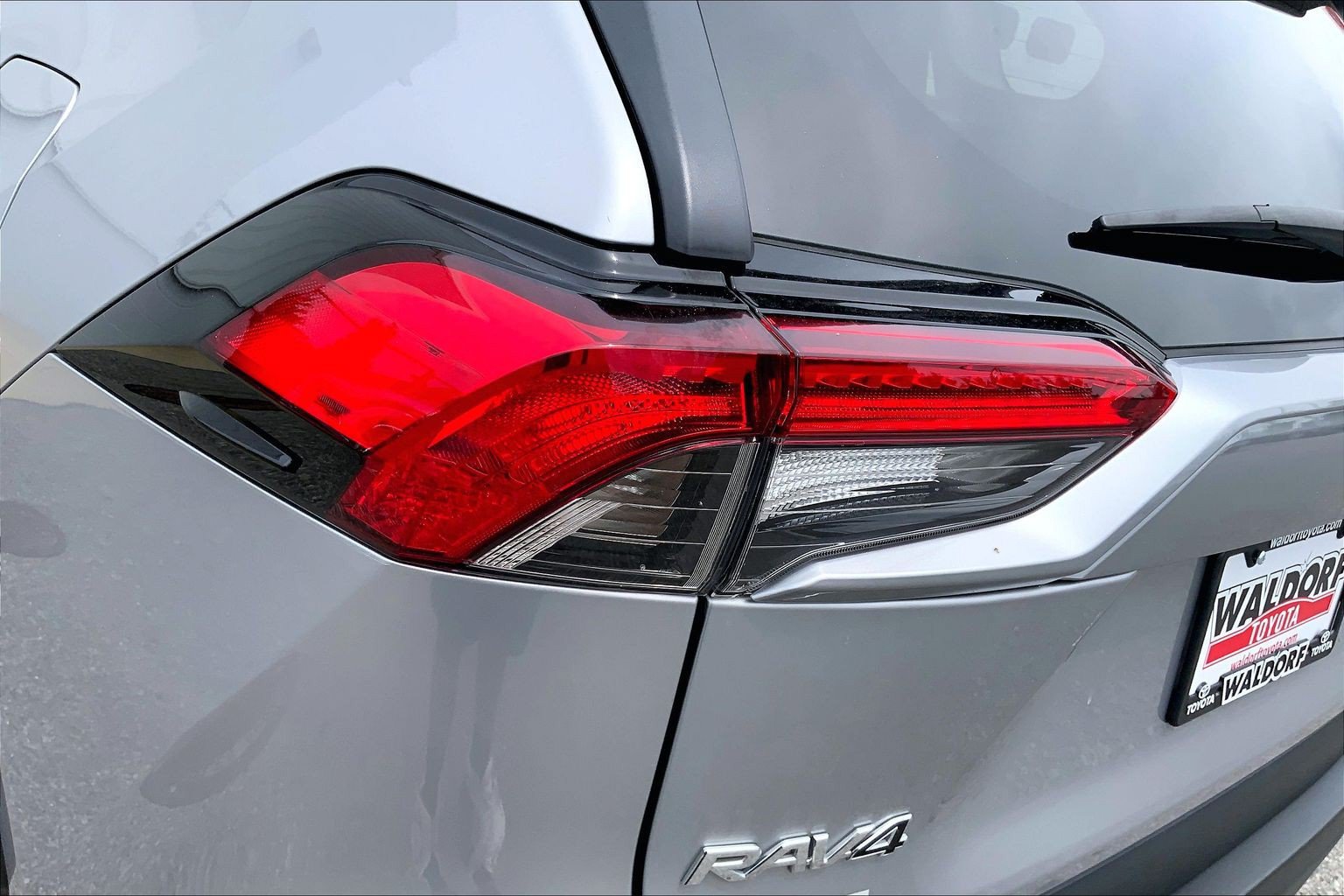Used 2025 Toyota RAV4 XLE FWD image 33