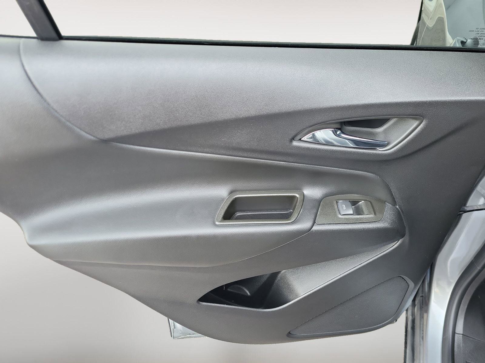 Used 2023 Chevrolet Equinox LT image 18