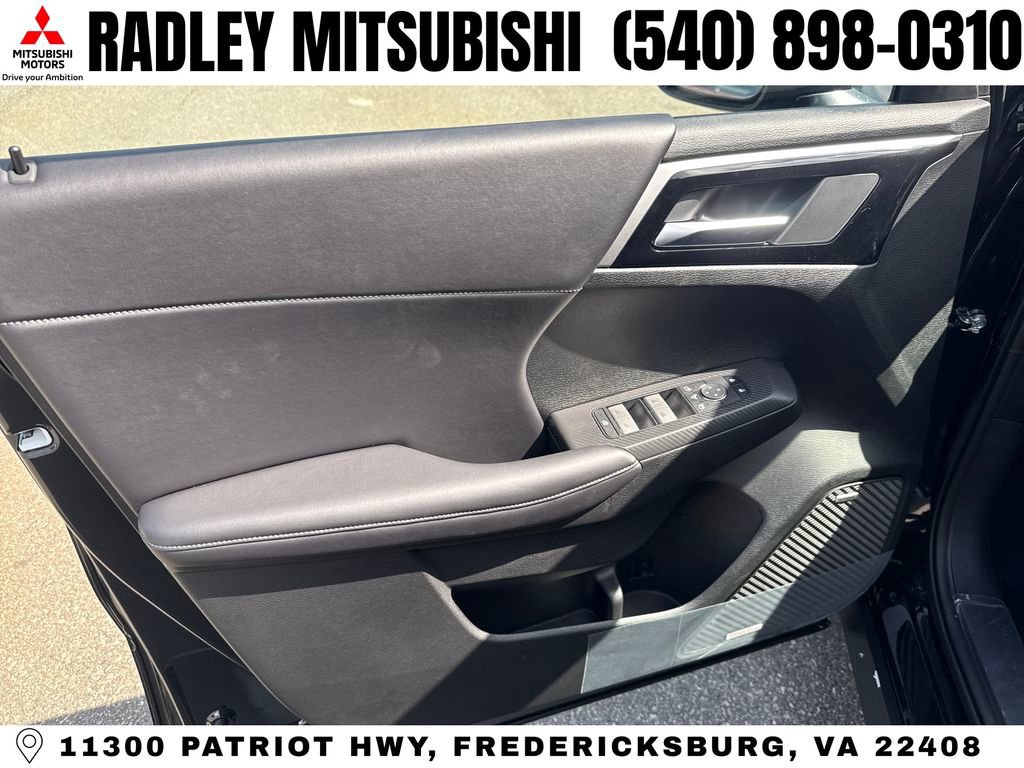 New 2026 Mitsubishi Outlander SE FWD image 5