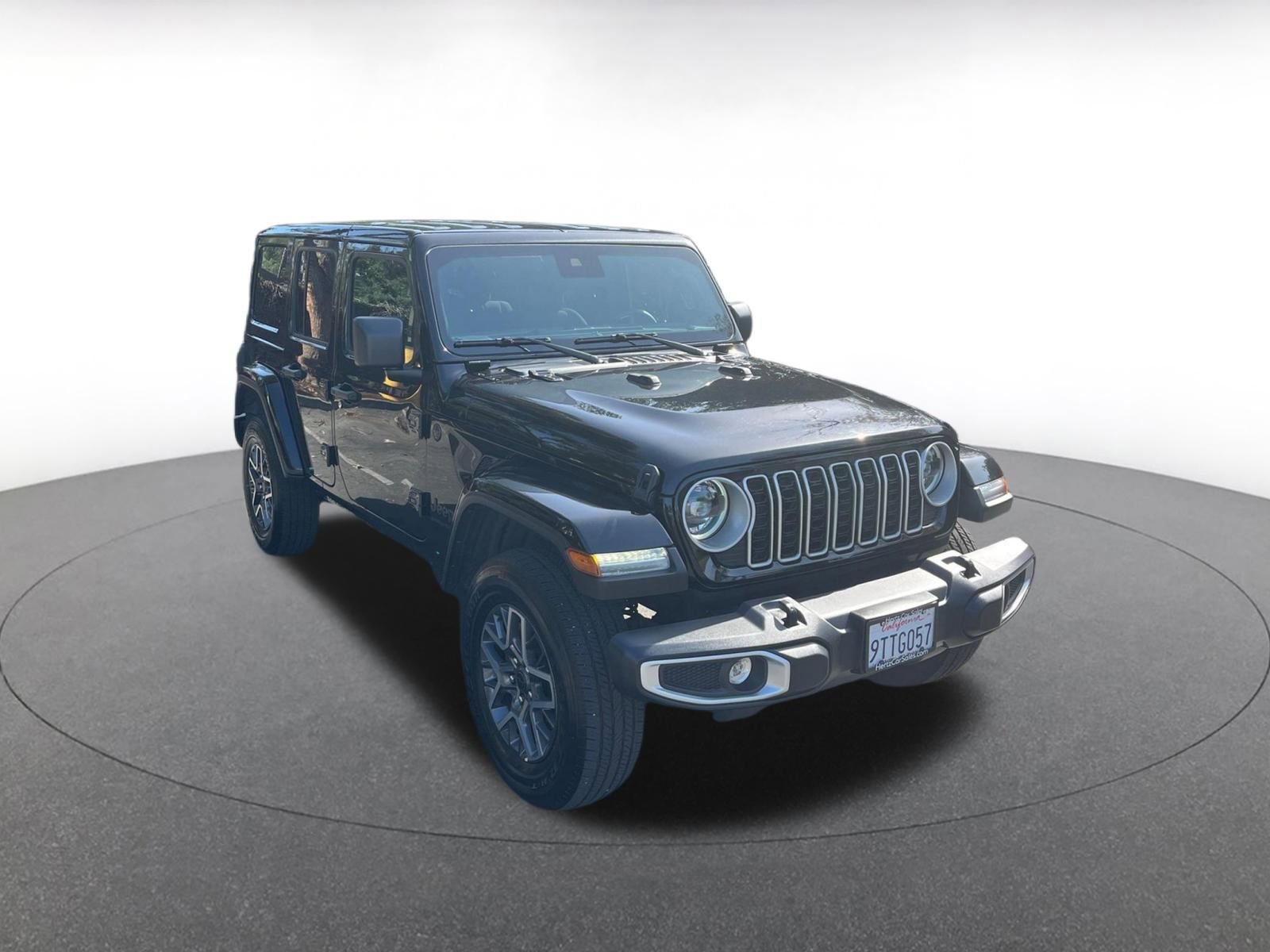 Used 2025 Jeep Wrangler Unlimited Sahara AWD/4WD image 1