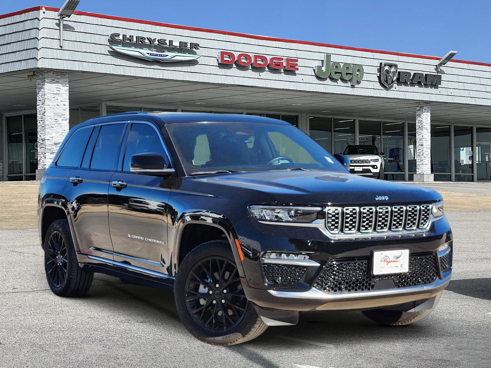 Used 2022 Jeep Grand Cherokee Summit image 1