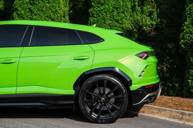 Used 2021 Lamborghini Urus AWD/4WD image 11