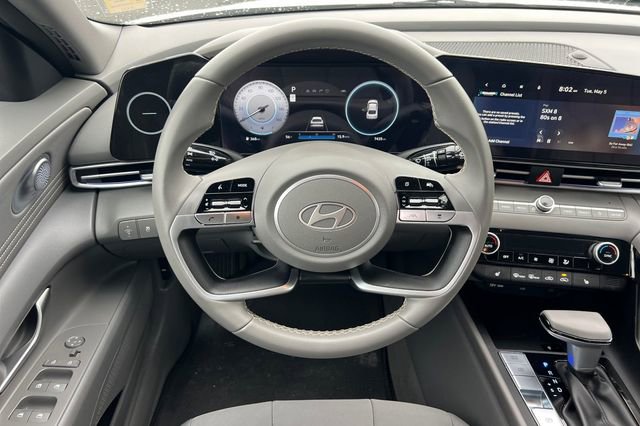 Used 2025 Hyundai Elantra SEL FWD image 19