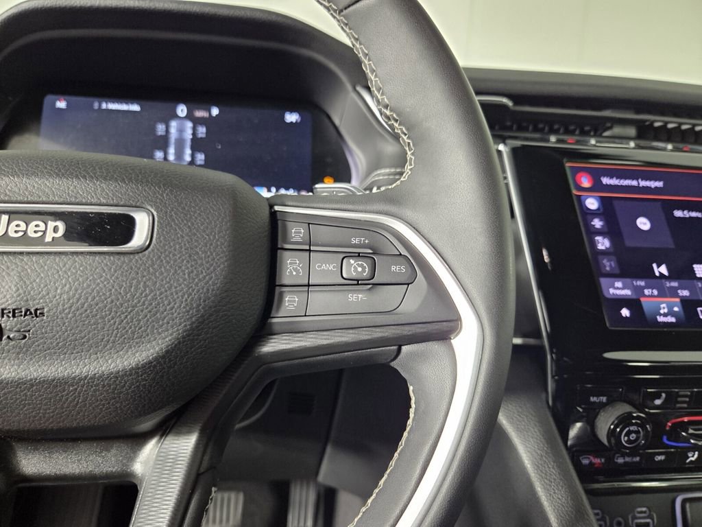 Certified 2024 Jeep Grand Cherokee Altitude image 22