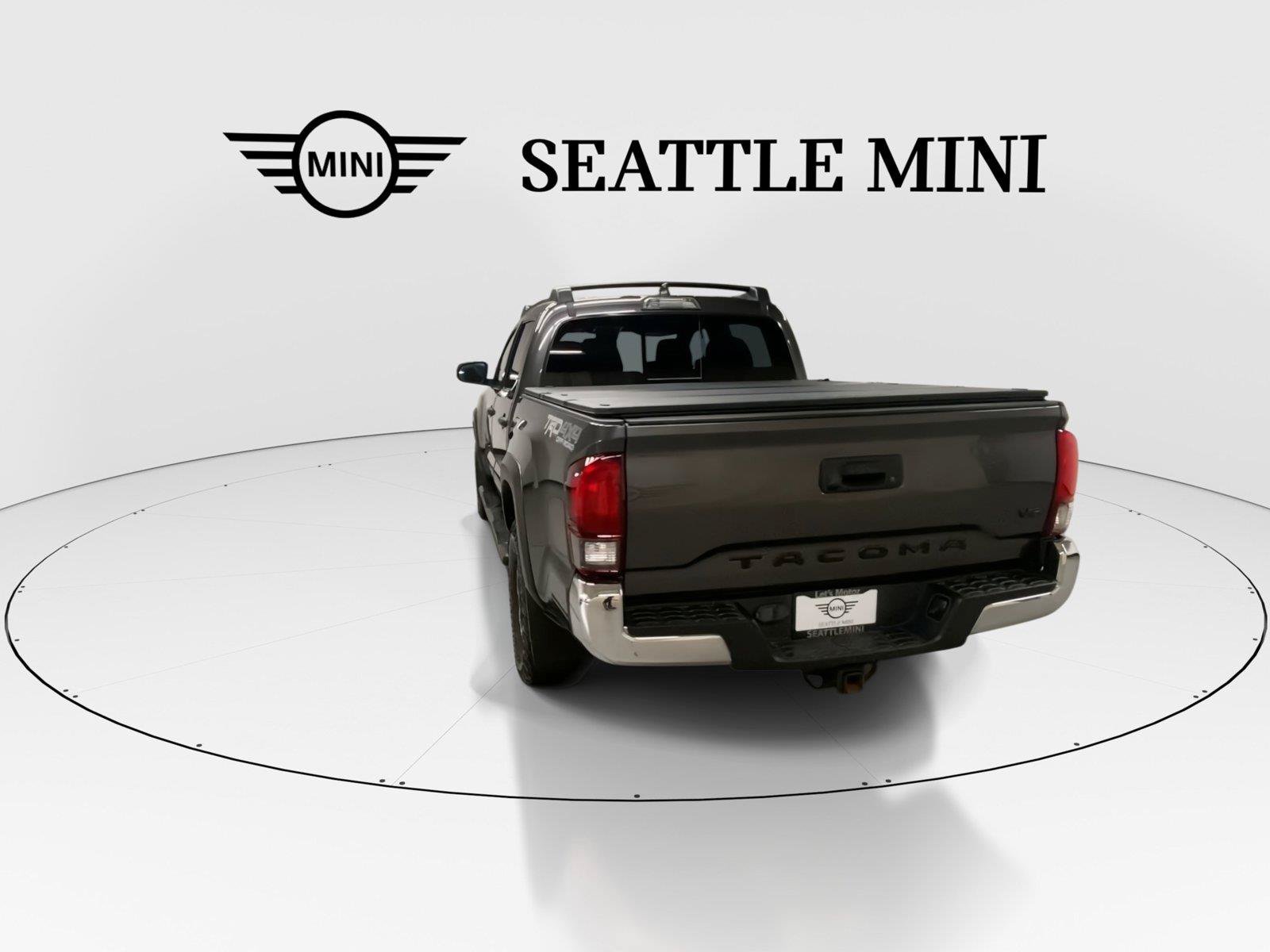 Used 2019 Toyota Tacoma TRD Off-Road AWD/4WD image 9