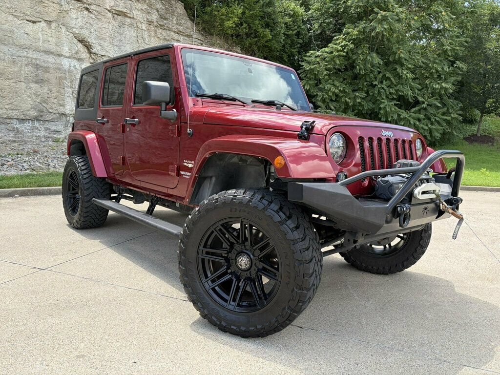 Used 2013 Jeep Wrangler Unlimited Sahara w/ Dual Top Group AWD/4WD image 5