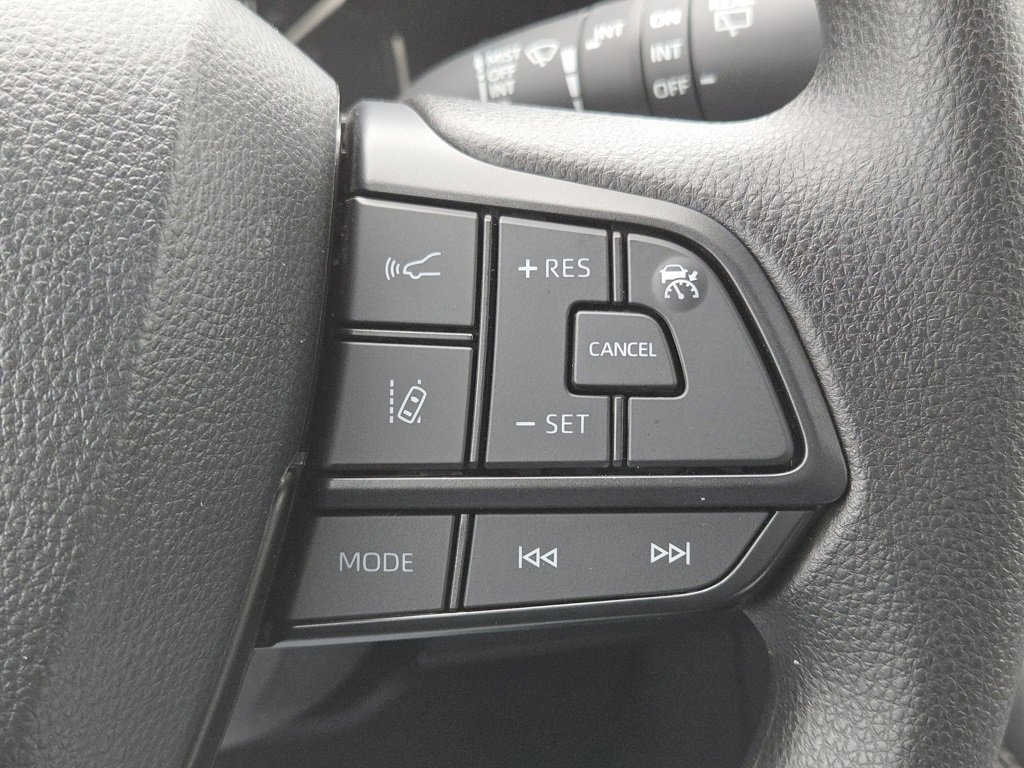 New 2026 Toyota Sienna LE image 15