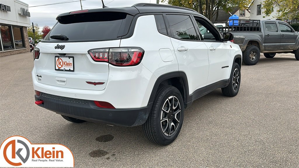 Used 2024 Jeep Compass Trailhawk image 8