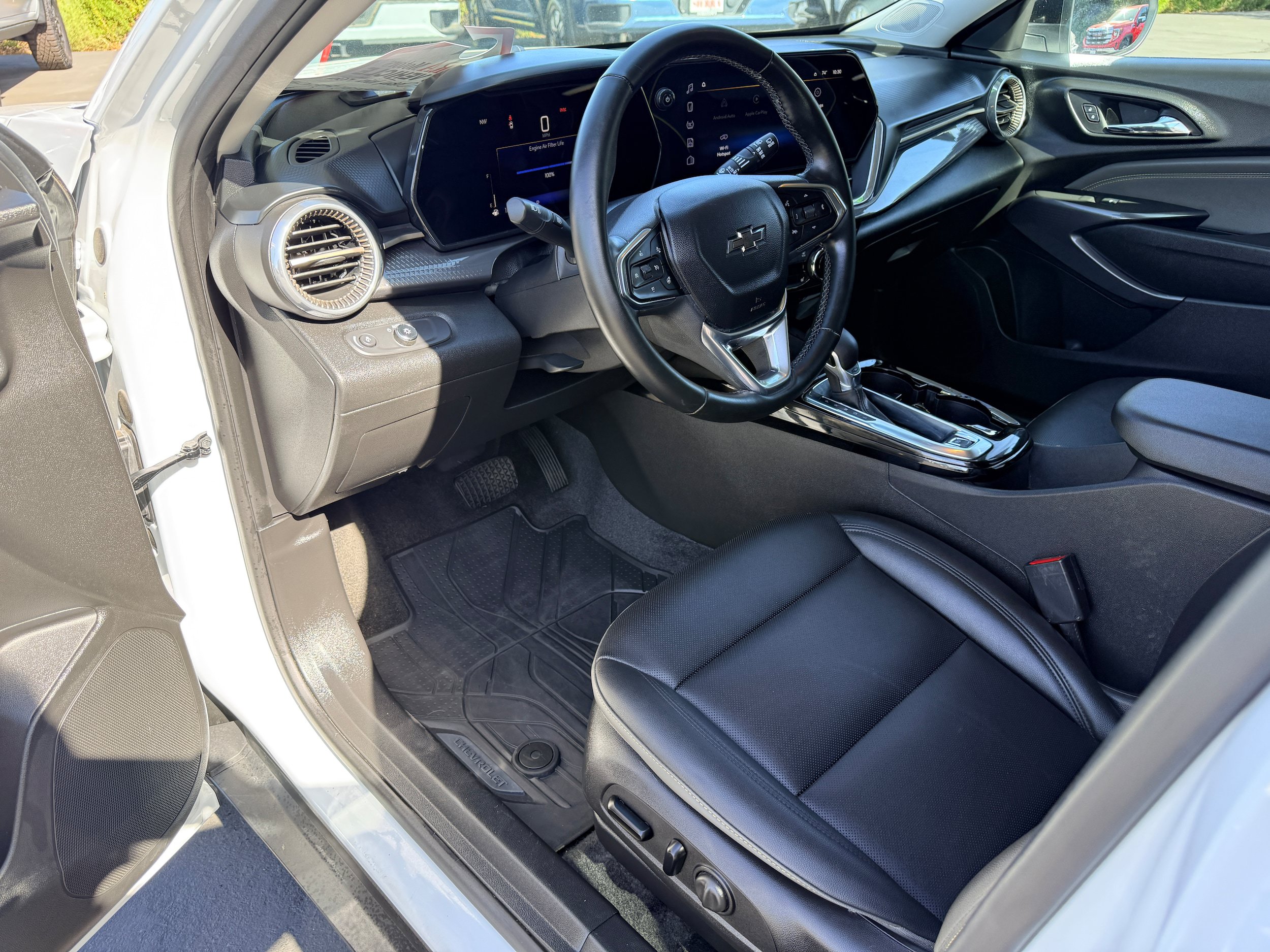 Used 2024 Chevrolet Trax ACTIV FWD image 12
