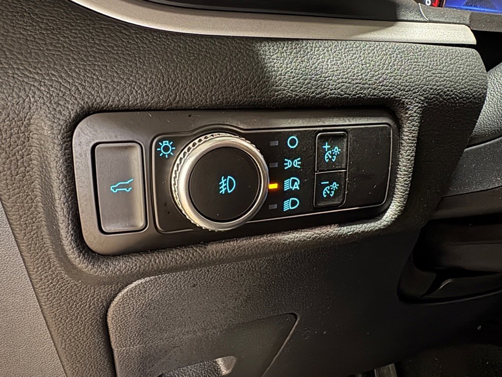 Certified 2023 Ford Explorer XLT w/ Equipment Group 202A image 17