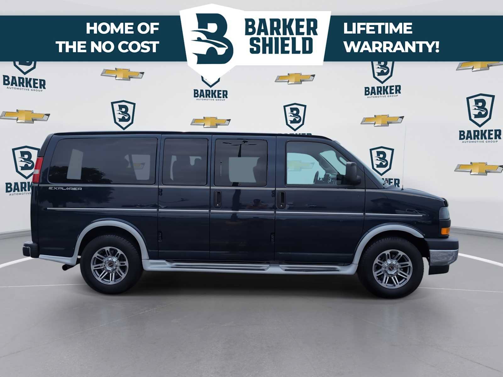 Used 2023 GMC Savana 2500 RWD image 9