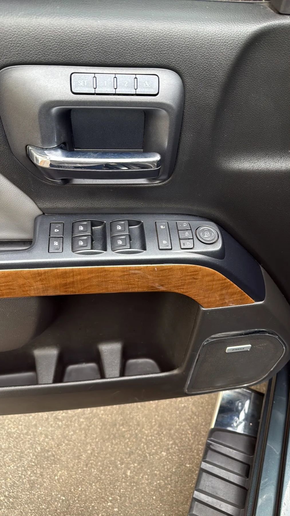 Used 2017 Chevrolet Silverado 1500 LTZ w/ LTZ Plus Package image 14