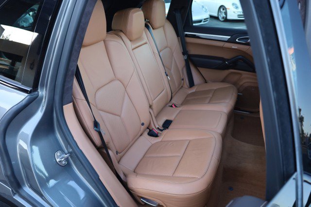 Used 2014 Porsche Cayenne GTS AWD/4WD image 55