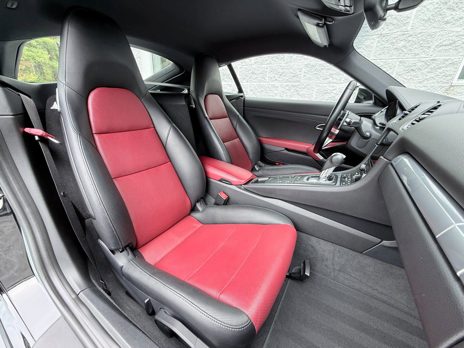 Used 2018 Porsche 718 Cayman RWD image 40