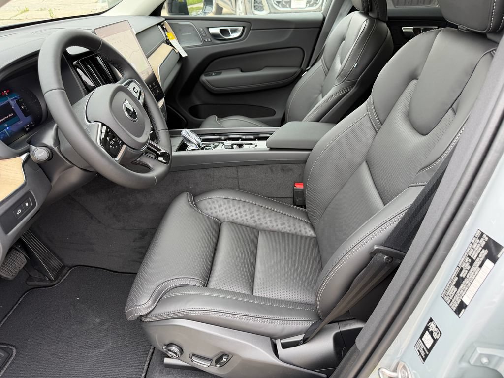 New 2026 Volvo XC60 T8 Ultra w/ Climate Package AWD/4WD image 17