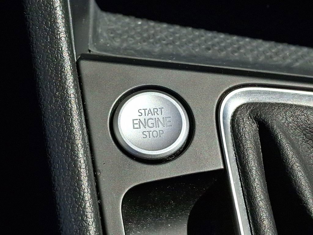 Used 2019 Volkswagen Jetta GLI FWD image 23