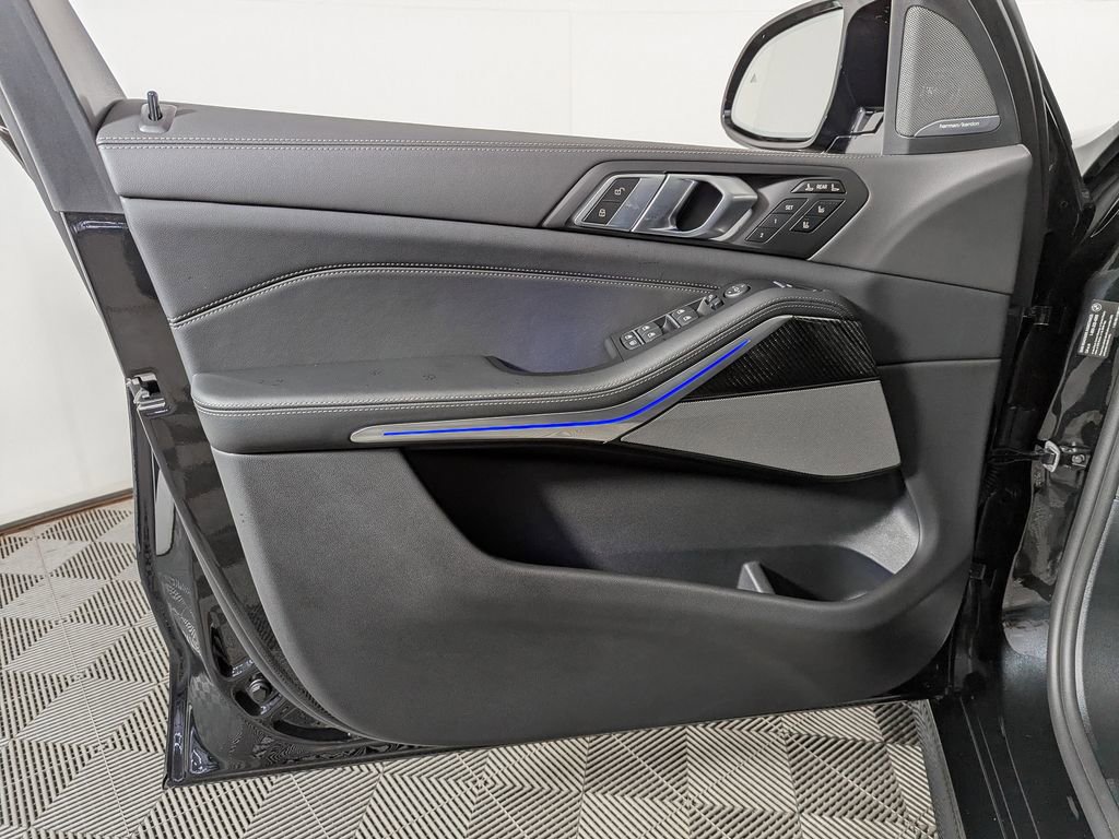 Used 2026 BMW X7 M60i image 16