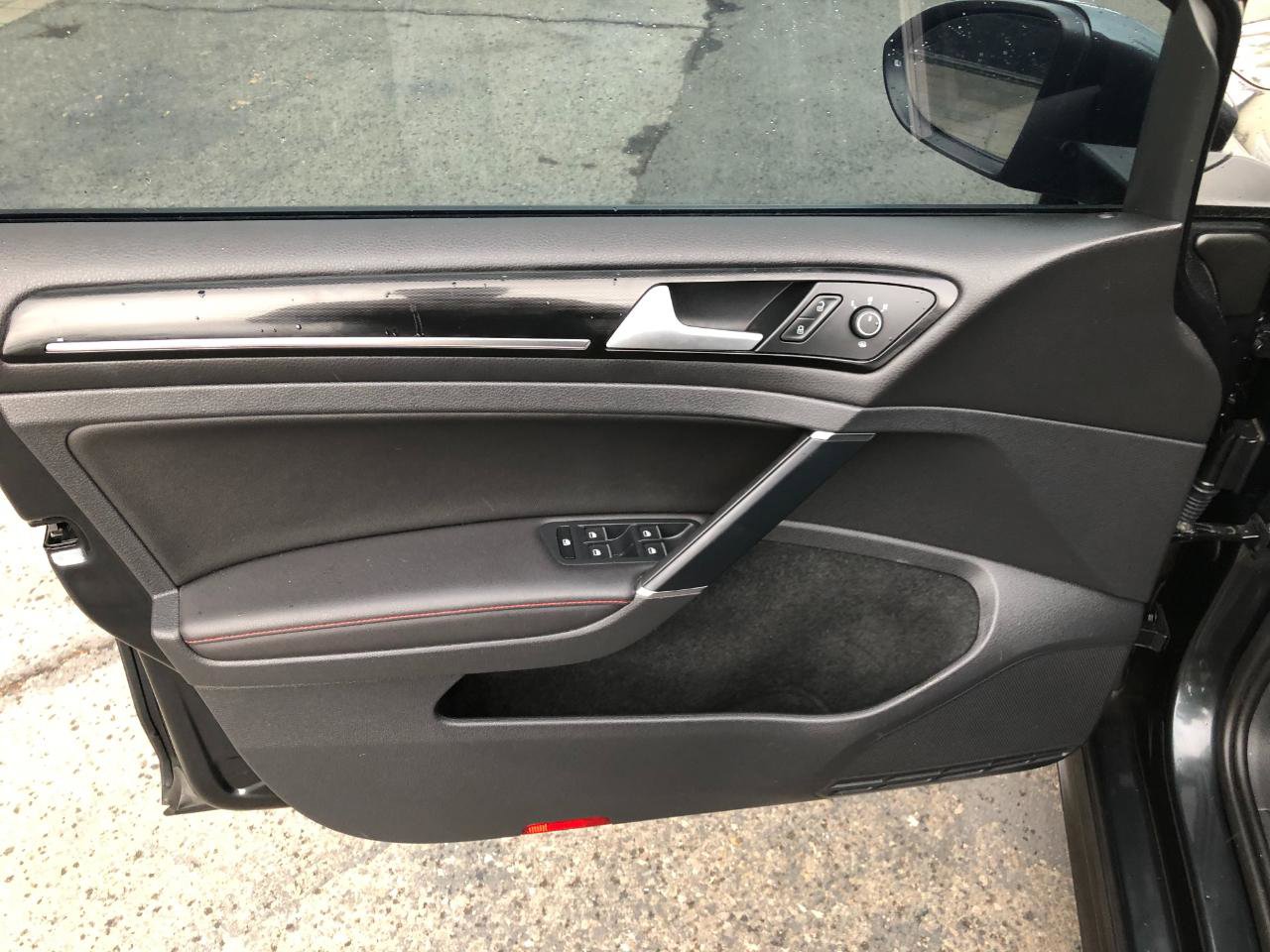 Used 2015 Volkswagen GTI SE FWD image 14