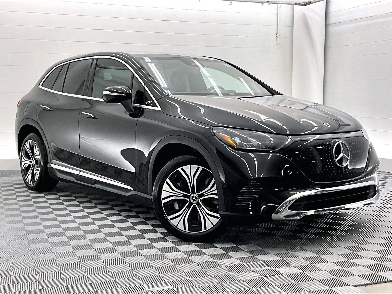Used 2023 Mercedes-Benz EQE 350+ 4MATIC SUV image 32