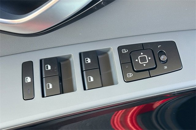 New 2025 Kia Niro EX image 13