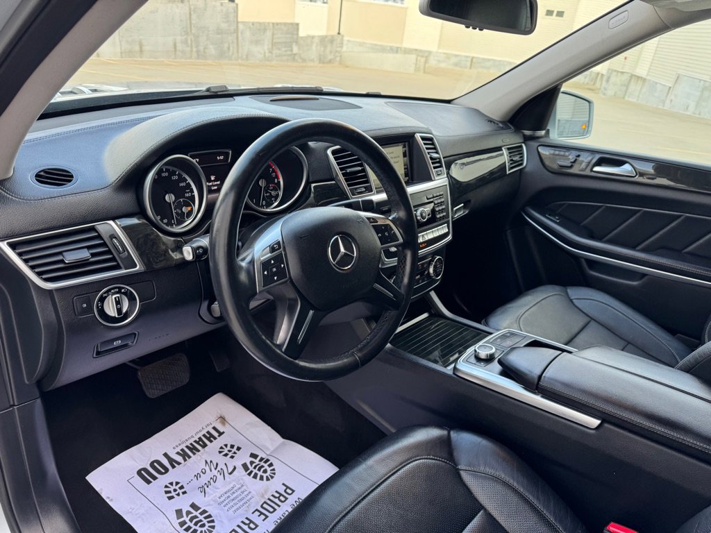 Used 2016 Mercedes-Benz GL 550 4MATIC image 10