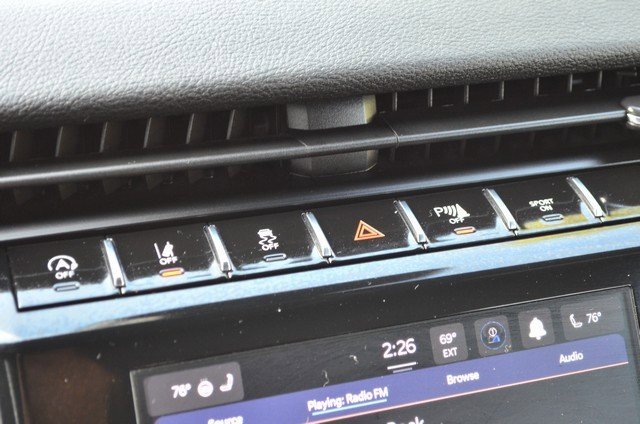 Used 2023 Jeep Grand Cherokee L Laredo image 33