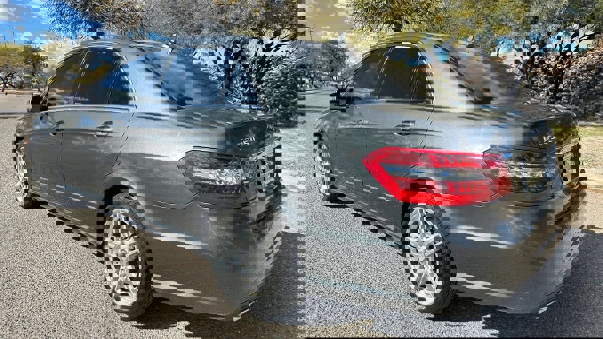 Used 2012 Mercedes-Benz E 350 Sport image 3