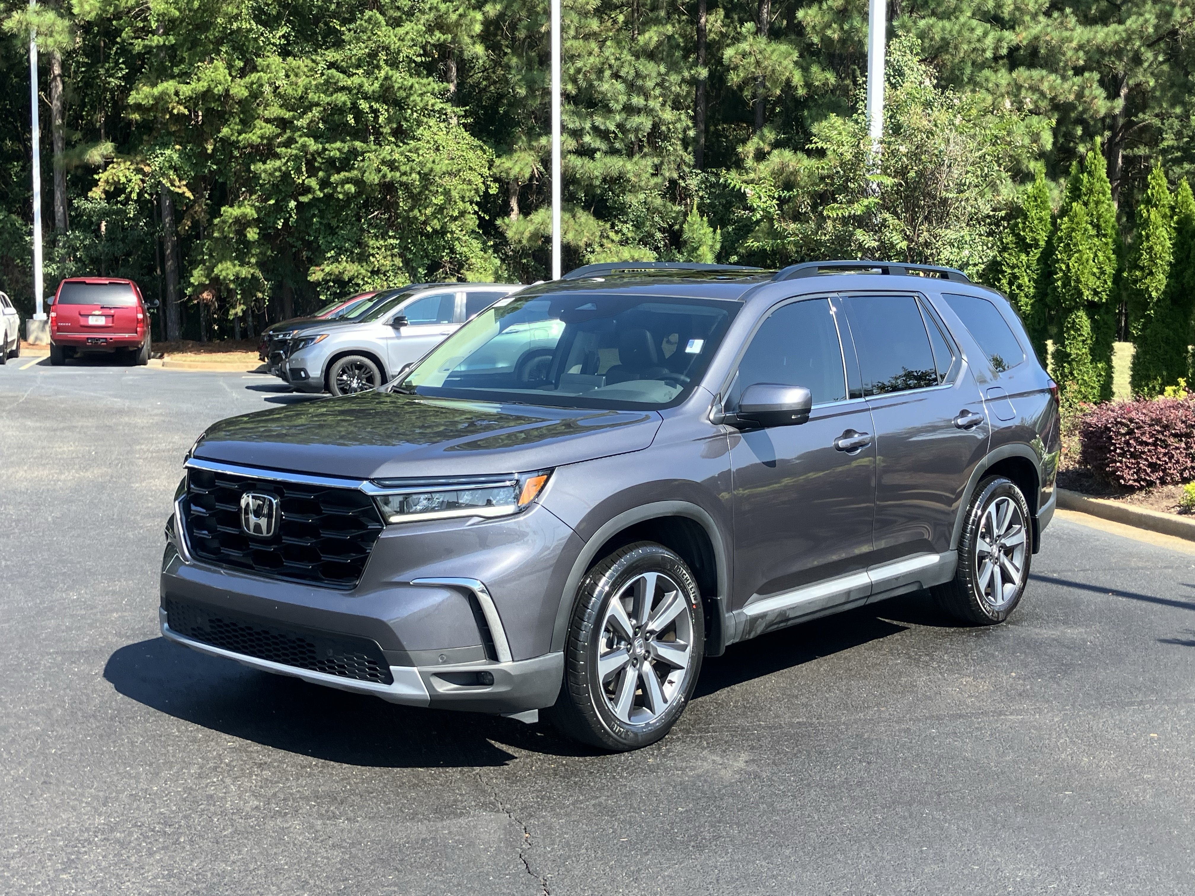Certified 2025 Honda Pilot Touring image 6