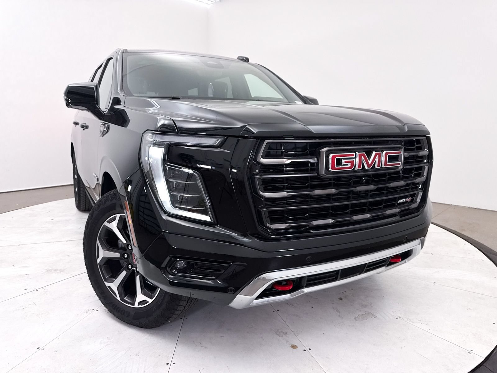 Used 2025 GMC Yukon AT4 Ultimate AWD/4WD image 8
