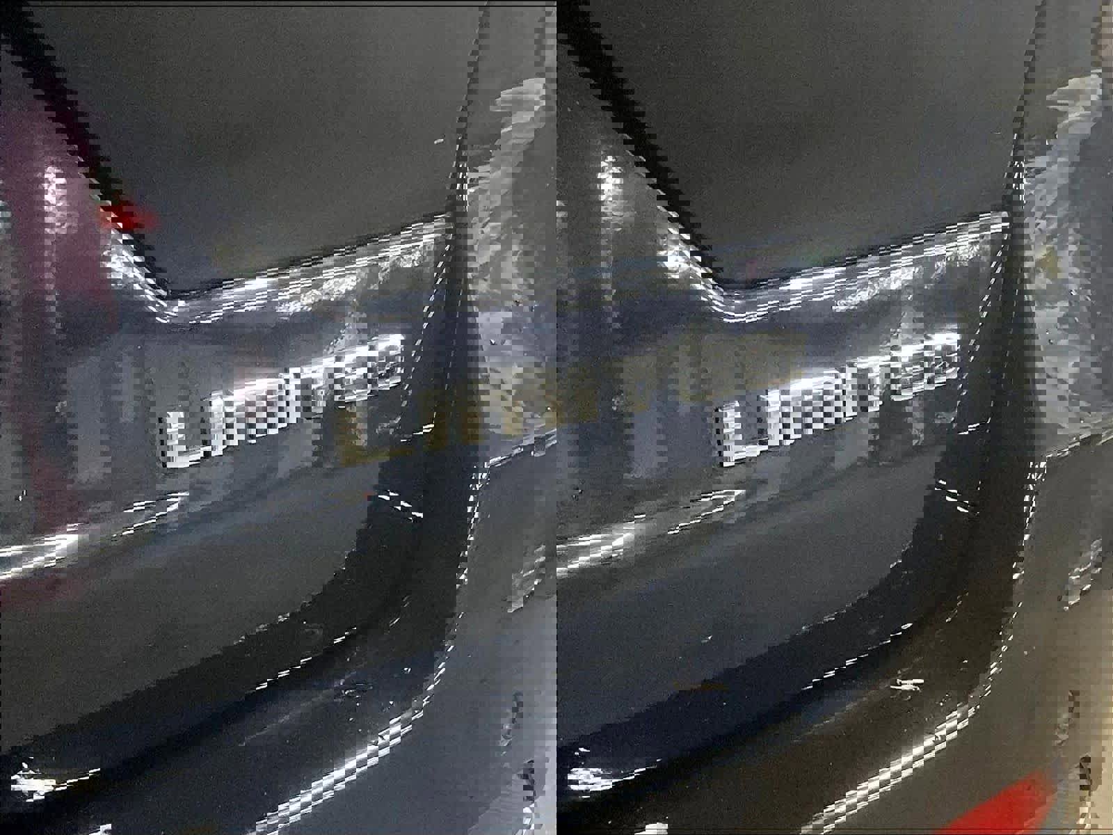 Used 2024 Jeep Grand Cherokee Limited image 29