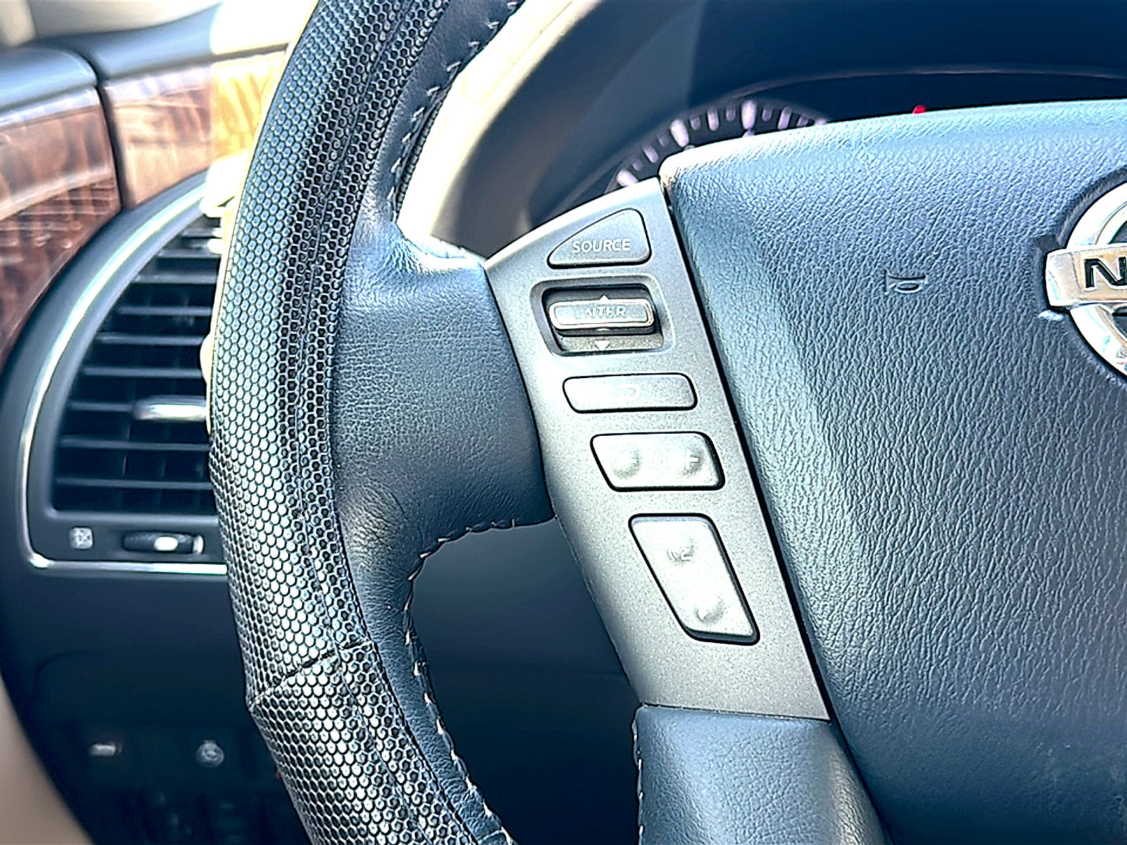 Used 2018 Nissan Armada Platinum RWD image 32